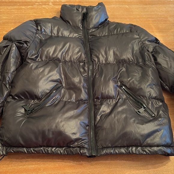 Black puffer coat - Picture 2 of 8